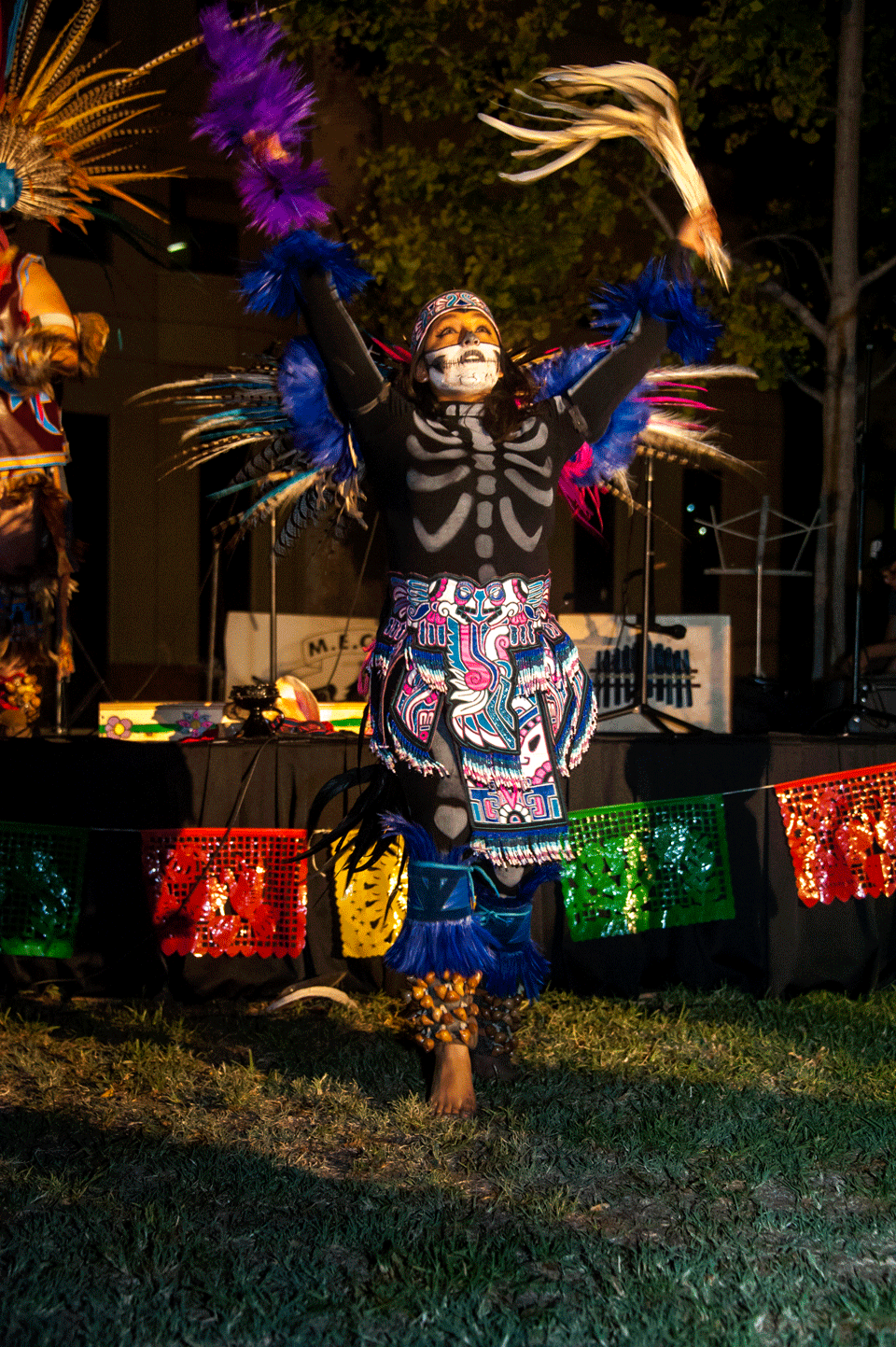 Performers wear traditional Día de los Muertos attire at the annual CSUN celebration in honor of the Mexican holiday, Oct. 30, 2015. Photo by Ruth Saravia.