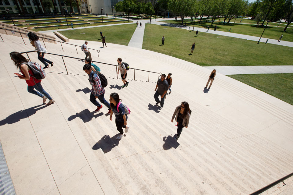 CSUN is a lead when it comes to teaching students financial literacy. Photo by Lee Choo.