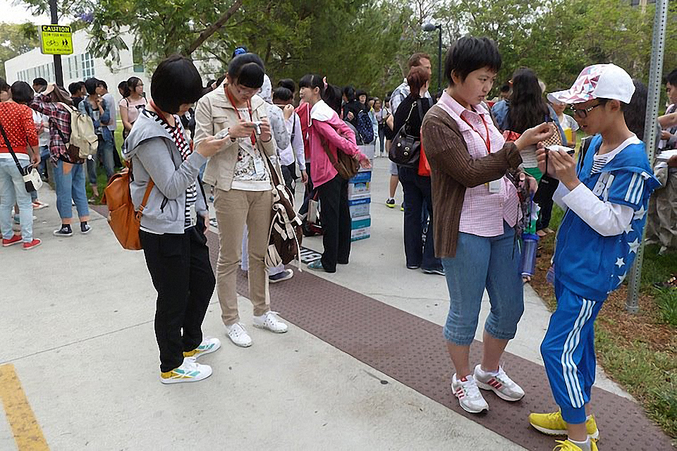 Chinese students on CSUN campus.