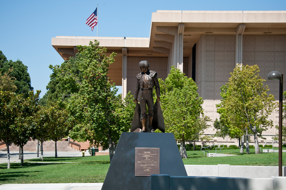 A statue of Matador