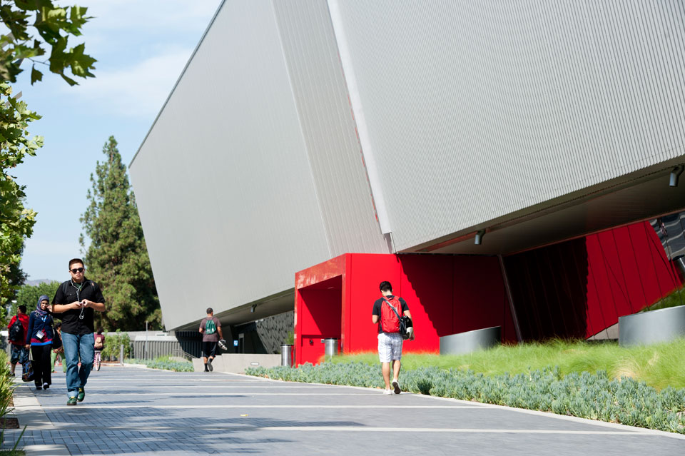 The Arbor Grill On The Csun Campus Utilizes A Cooking Hood With A Variable Speed Drive That Uses A Light Beam To Det Outdoor Dining Area Outdoor Dining Pergola