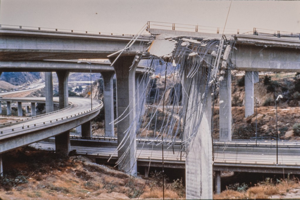 Image show dame to property, cars and freeways as the earthquake destroyed Northridge At 4:30 am, on January 17, 1994, residents of the greater Los Angeles area were rudely awakened by the strong shaking of the Northridge earthquake. This was the first earthquake to strike directly under an urban area of the United States since the 1933 Long Beach earthquake.